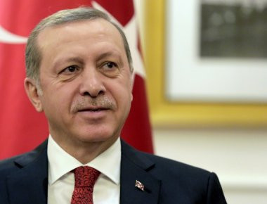 Ρ.Τ.Ερντογάν: «Οι αλλαγές στο Σύνταγμα δεν με καθιστούν δικτάτορα - Είμαι ένας κοινός θνητός»